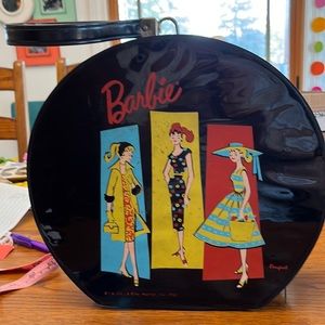 1961 11” Black Round Barbie Case.